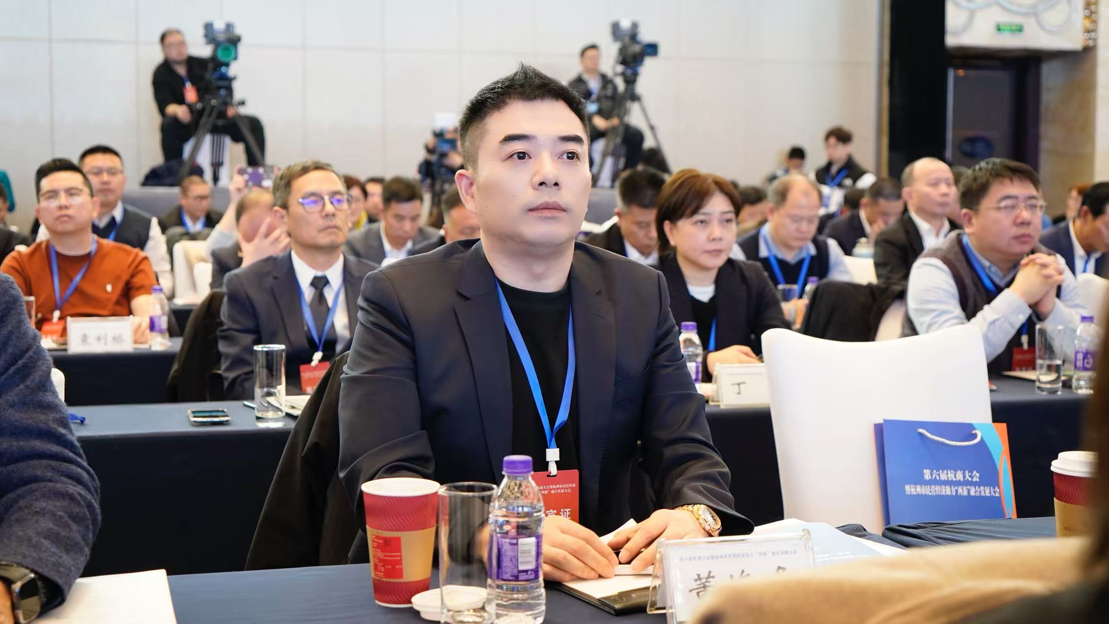 谦寻董海锋赴杭商盛会 共探“两新”融合新未来-中国新闻网-浙江新闻